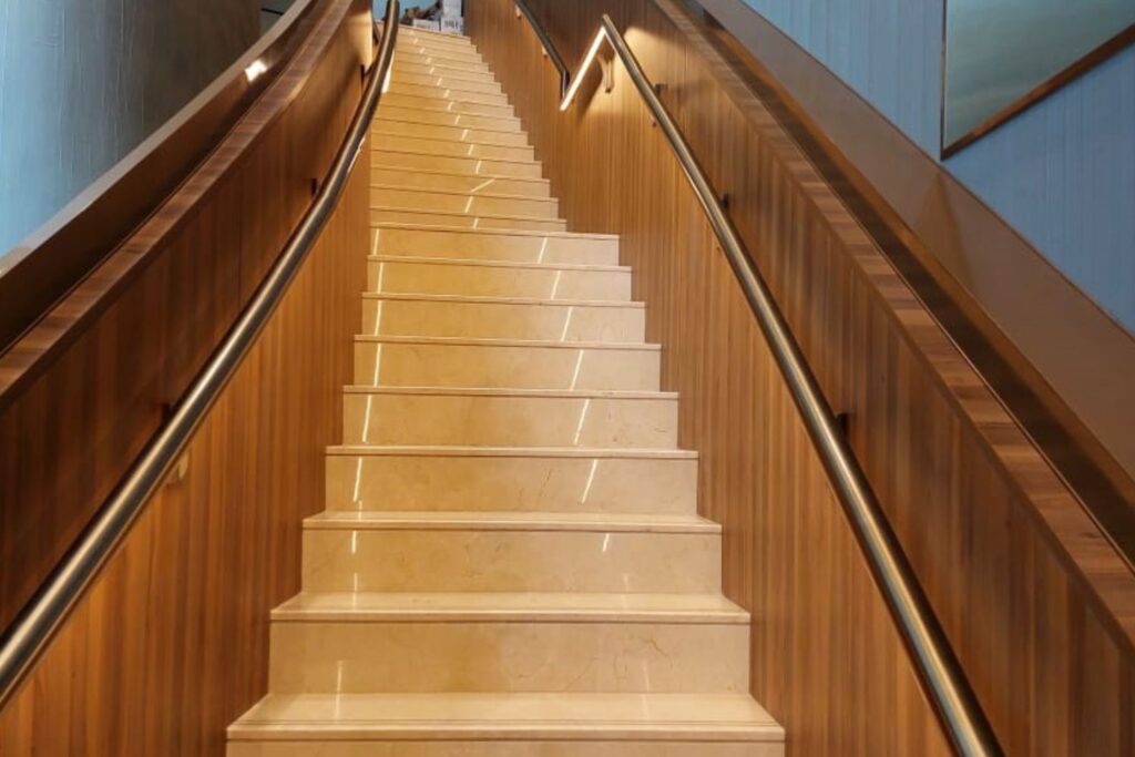 BURJ AL ARAB TOURIST EXPERIENCE (3)