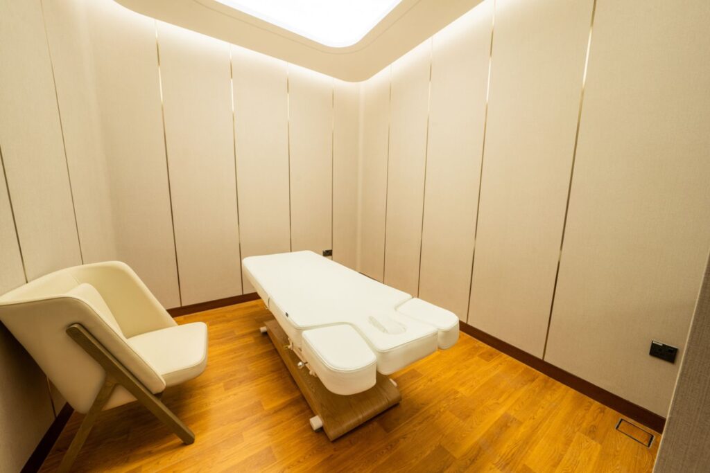 HILTON GARDEN INN & Embassy Suites (5)