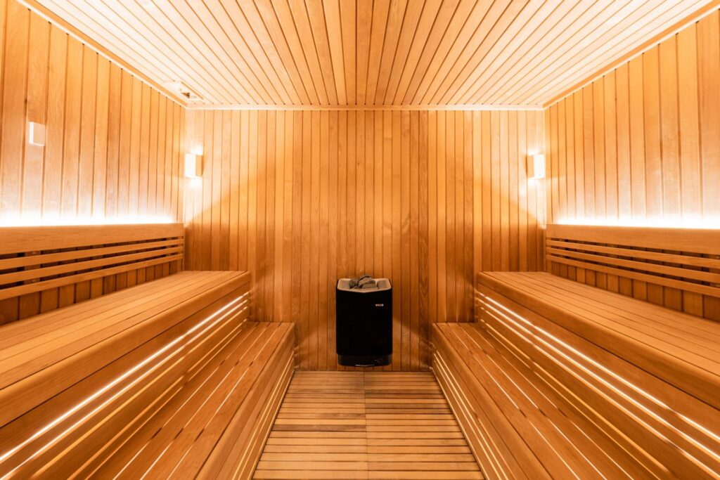 HILTON GARDEN INN & Embassy Suites (6)