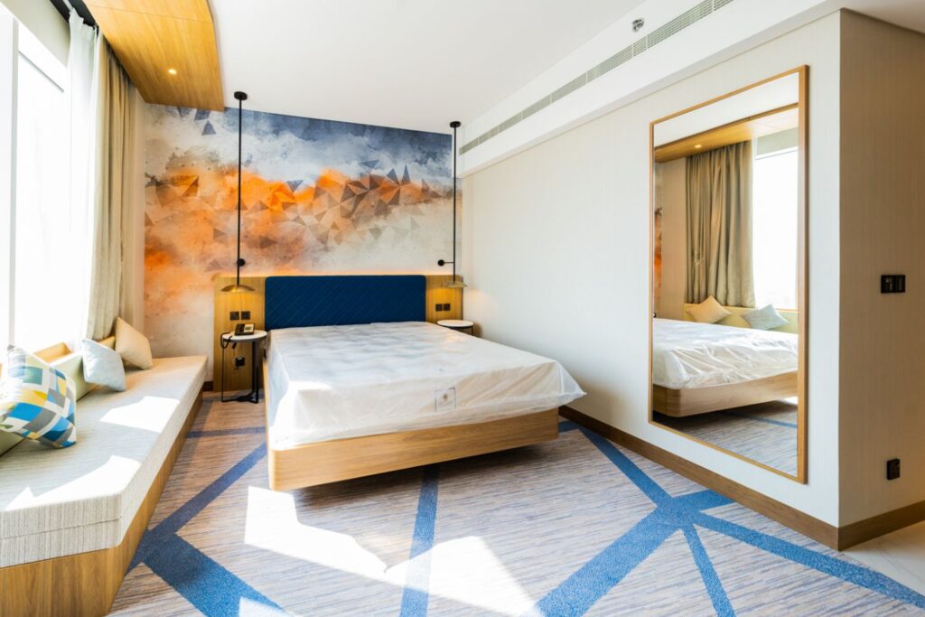 HILTON GARDEN INN & Embassy Suites (9)